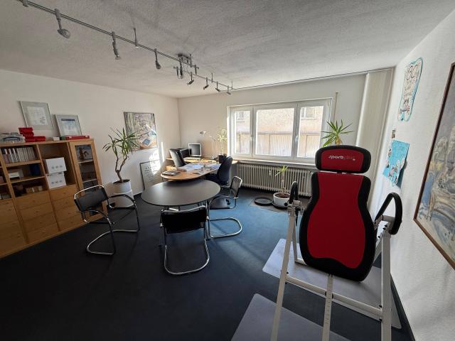 3 Zi. Wohnung mit ca. 75qm aktuell gewerblich genutzt * vermietet * Garage * S Rohracker