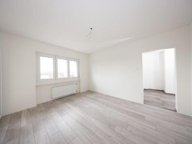 3 Zimmer, 59 m², 2. Stock
