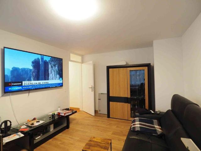 3 Zimmer, 60 m², 2. Stock