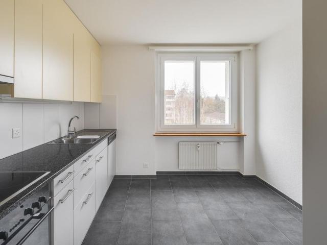 3 Zimmer, 60 m², 2. Stock