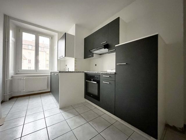 3 Zimmer, 60 m², 2. Stock