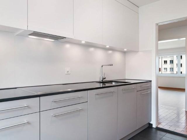 3 Zimmer, 77 m², 2. Stock