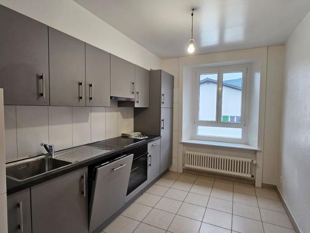 3 Zimmer, 77 m², 2. Stock