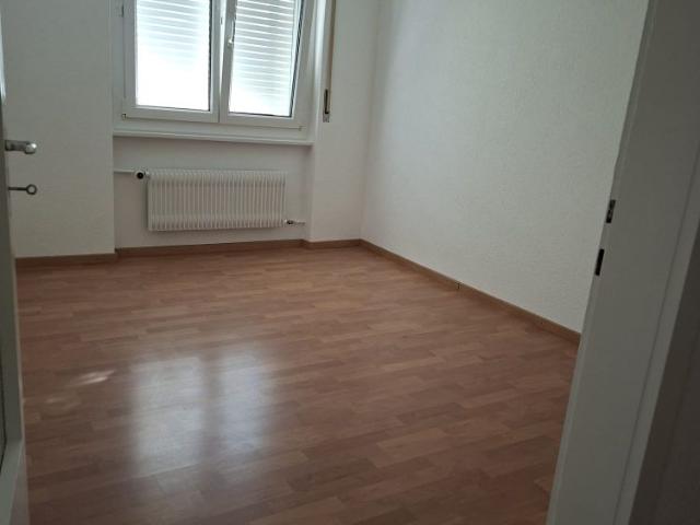 3 Zimmer, 77 m², 2. Stock