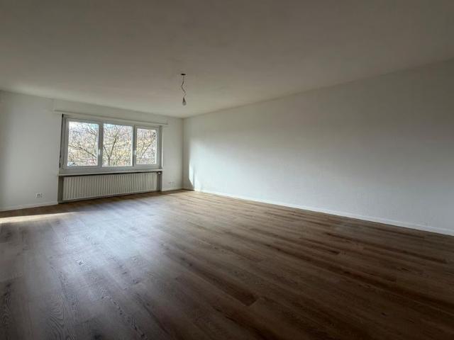 3 Zimmer, 74 m², 2. Stock