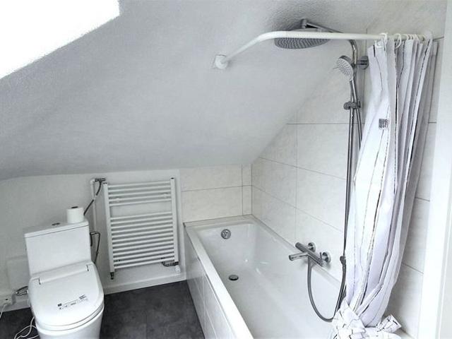 3 Zimmer, 74 m², 2. Stock