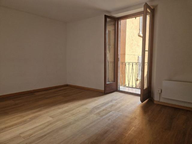 3 Zimmer, 75 m², 1. Stock