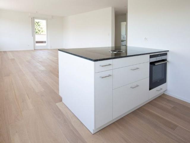 3 Zimmer, 80 m², 3. Stock