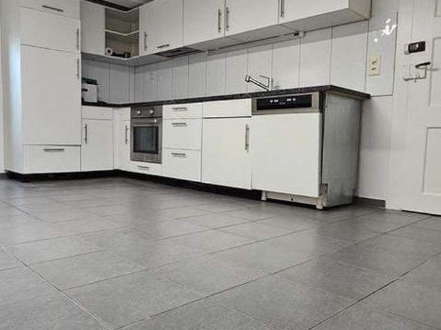 3 Zimmer, 82 m², 1. Stock