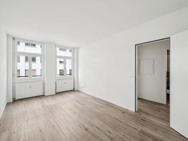 3 Zimmer, 84 m², 2. Stock