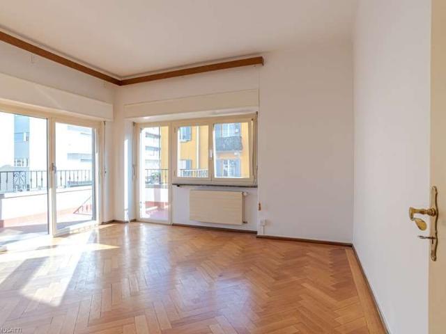 3 Zimmer, 85 m², 1. Stock