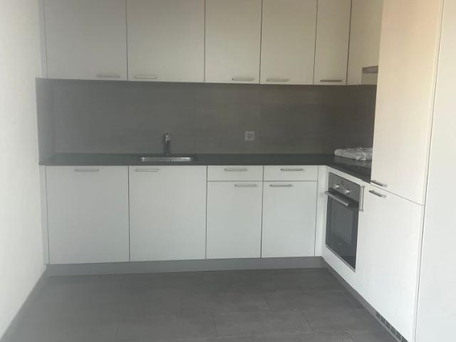 3 Zimmer, 93 m², 2. Stock
