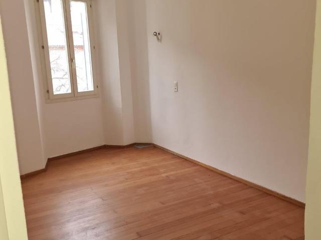 3 Zimmer, 90 m², 2. Stock