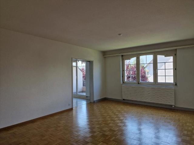 3 Zimmer, 92 m², 2. Stock