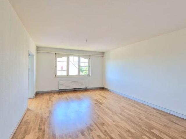 3 Zimmer, 92 m², 2. Stock