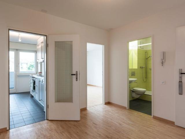 3 Zimmer, 92 m², 2. Stock
