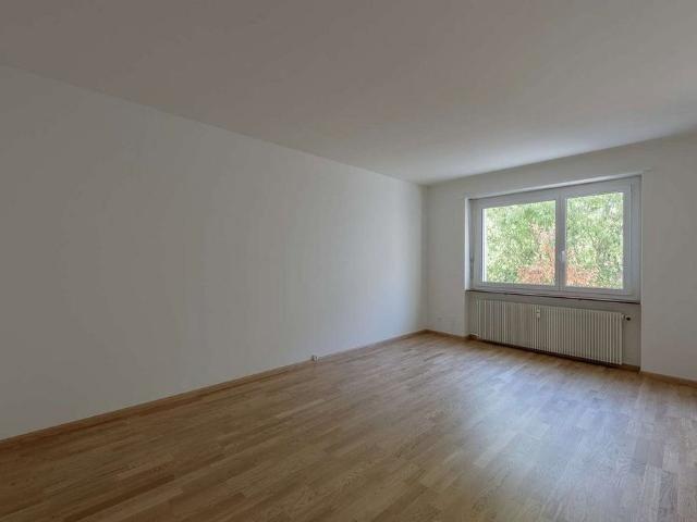 3 Zimmer, 92 m², 2. Stock