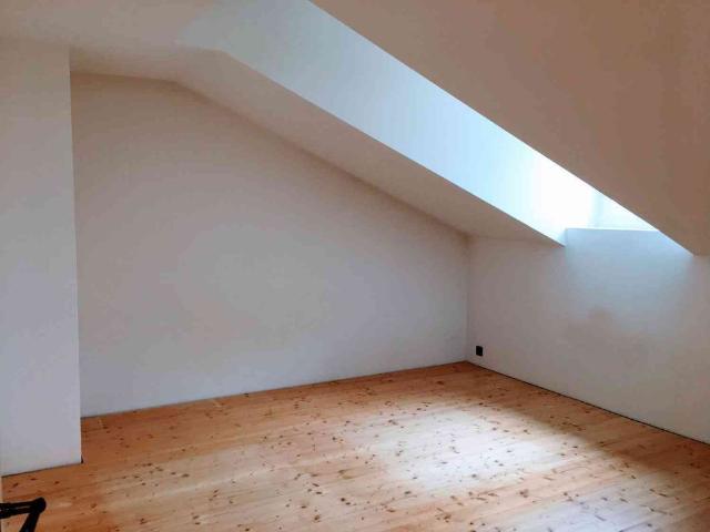3 Zimmer, 100 m², 2. Stock