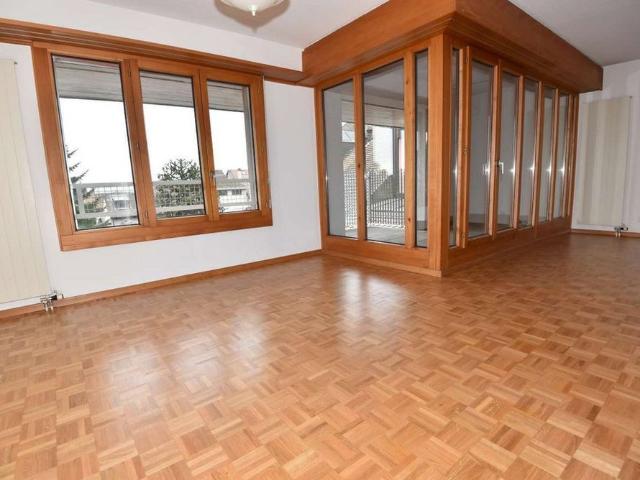 3 Zimmer, 102 m², 2. Stock