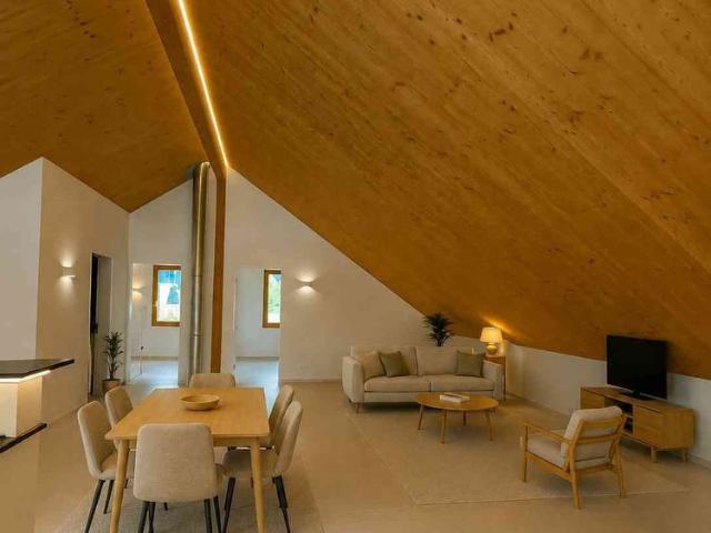 3 Zimmer, 110 m², 2. Stock