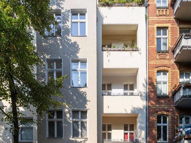 3 Zimmer Vorderhaus Altbauklassiker mitten im Kiez vermietet!