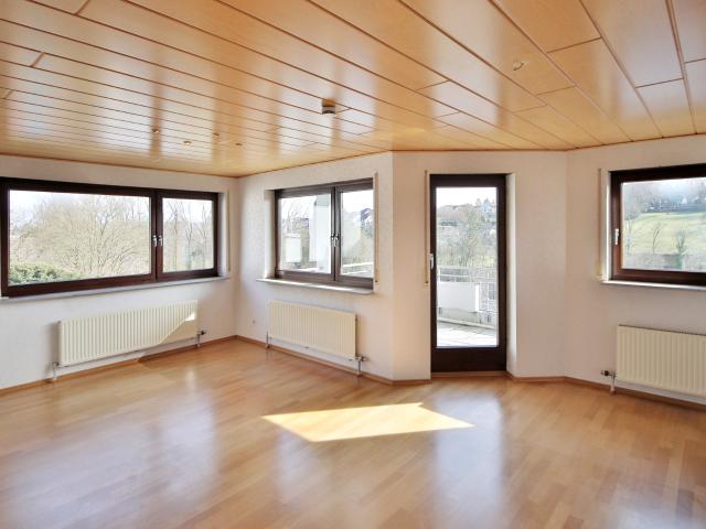 3 Zimmer Wohnung mit traumhafter Aussicht in Bestlage – inkl. Tiefgaragenplatz