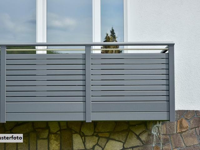 3 Zimmer Wohnung mit Balkon