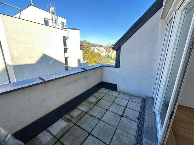 3 Zimmer Wohnung mit Balkon