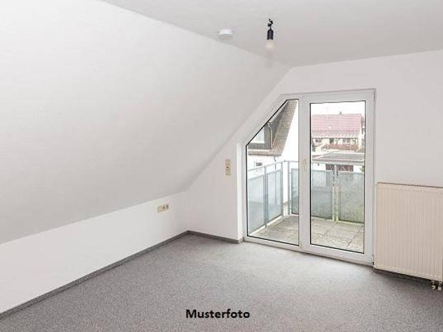 3 Zimmer Wohnung mit Balkon