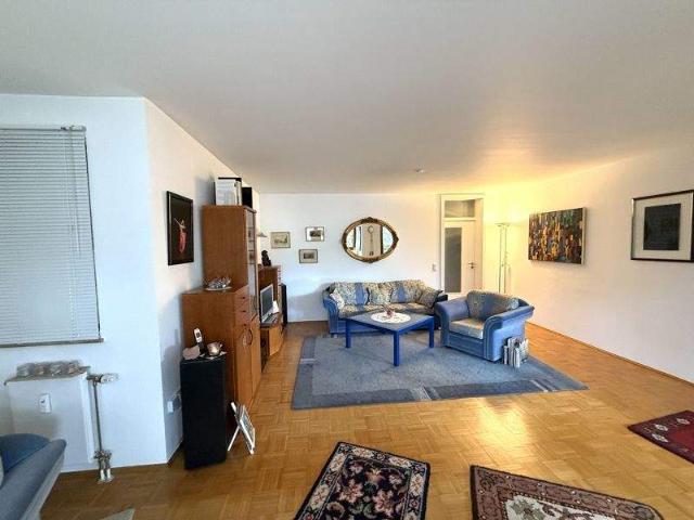 3 Zimmer Wohnung mit Balkon in top Lage!