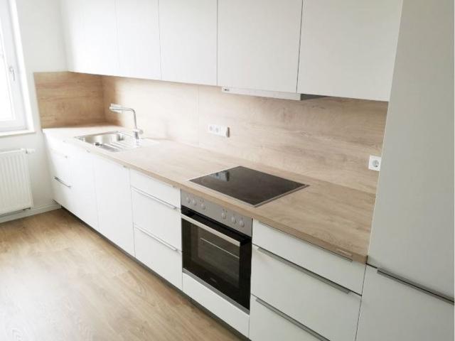 3 Zimmer Wohnung mit Einbauküche und Balkon in Jenfeld