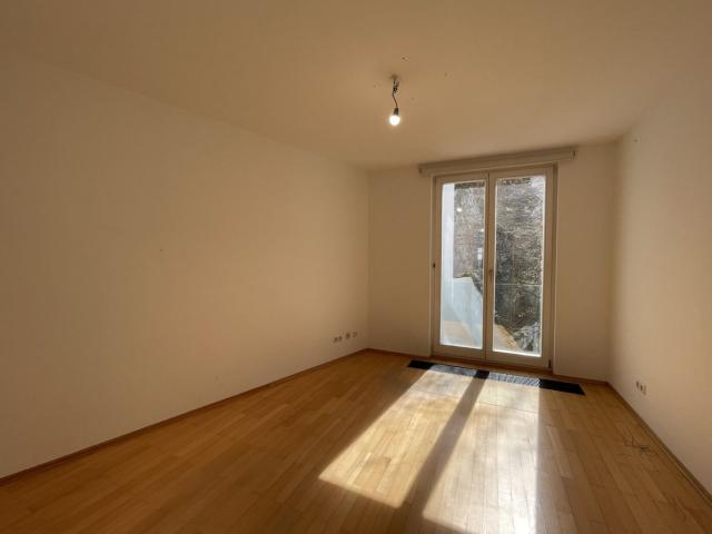 3 Zimmer Wohnung mit Gemeinschaftsdachterrasse Direkt Beim Karlsplatz!