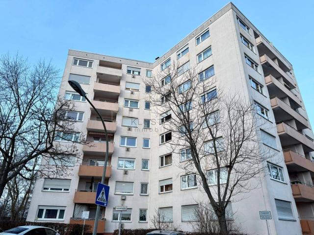 3 Zimmer Wohnung mit neuer EBK, Balkon und Aufzug