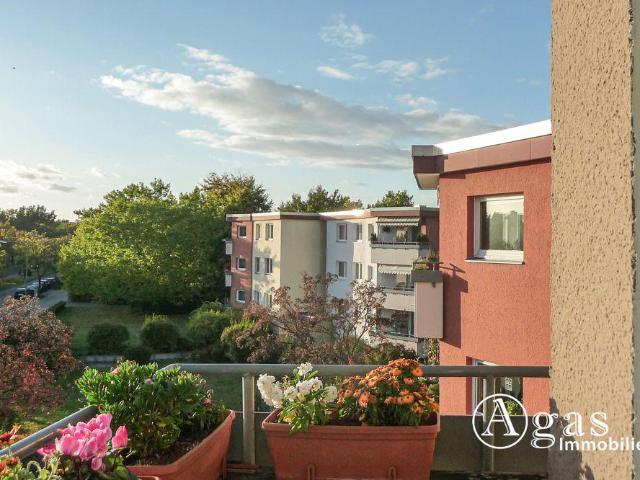 3 Zimmer Wohnung mit Südbalkon. Derzeit vermietet, in gepflegter Anlage, gute Anbindung