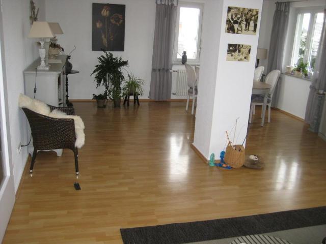 3 Zimmer Wohnung EBK Balkon sehr gute Lage