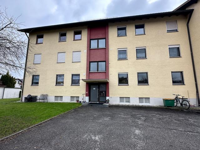 3 Zimmer Wohnung im Erdgeschoss mit Garage