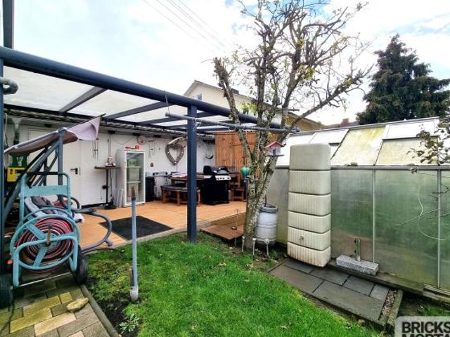 3 Zimmer Wohnung im Herzen Althegnenbergs mit Balkon und eigenem Gartenanteil