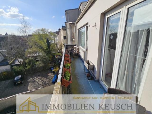 3 Zimmer Wohnung in zentraler Lage von Bremerhaven, großer Balkon +2 Stellplätze im Innenhof möglich