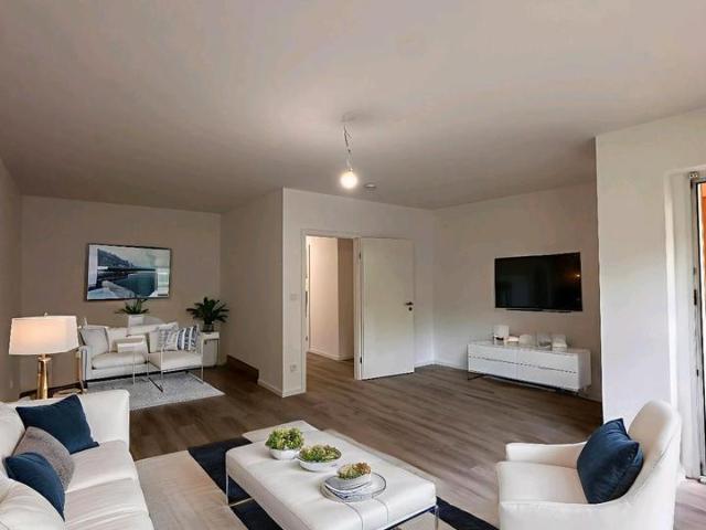 3 Zimmer Wohnung, saniert, frei, Loggia, Berlin Buckow