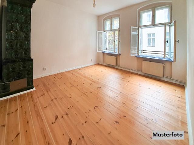 3 Zimmer Wohnung und Balkon