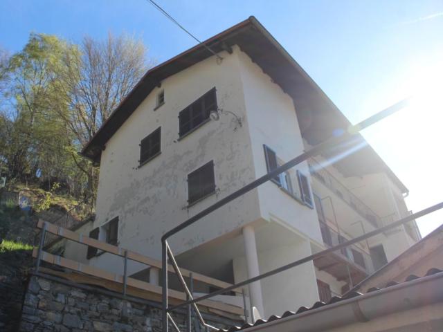 3 Zimmer Wohnung zu renovieren im EG in 3 FMH / appartamento di 3 locali da ristrutturare nel piano terra in una casa con 3 appratamenti. Dreamo. Ch