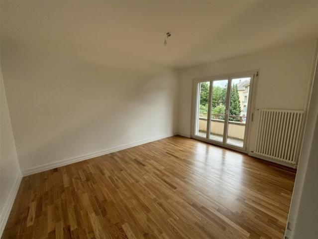 3 Zimmer Wohnung, zuletzt renoviert mit Balkon