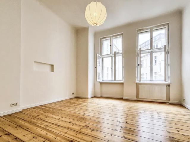 3 Zimmer Altbauwohnung in Oberrad – Renoviert und mit Küche!