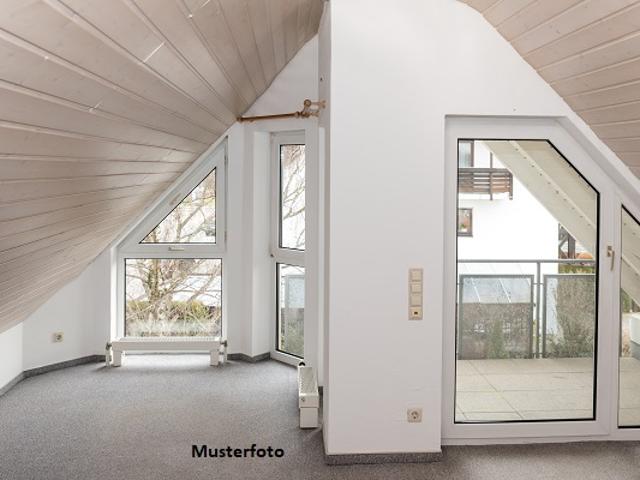3 Zimmer Dachgeschoss Wohnung mit 3 Balkonen