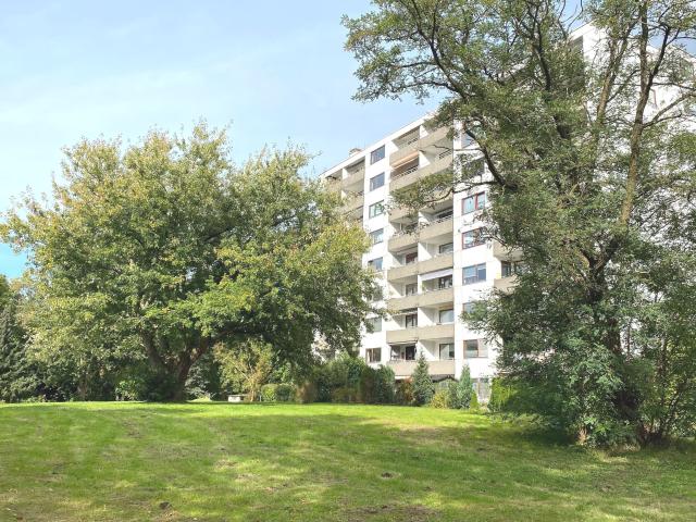 3 Zimmer ETW in sonniger Park und Citylage von HH Schenefeld, Balkon, Fahrstuhl, Weitblick, Kfz Einstellplatz. Frei und geräumt
