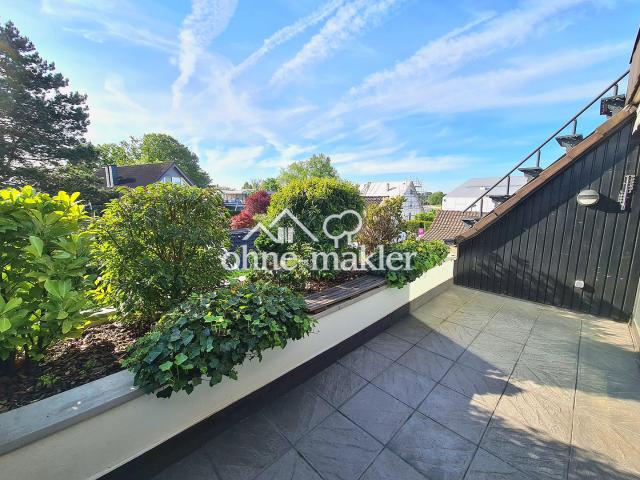 3 Zimmer Maisonette in Wittlaer mit Sonnenterrasse, Kamin, EBK. Teilweise Rheinblick