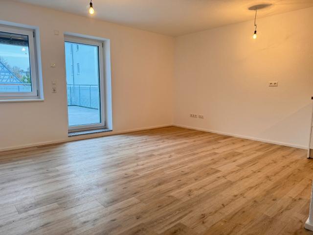 3 Zimmer OG Wohnung mit Terrrasse und Einbauküche Erstbezug!