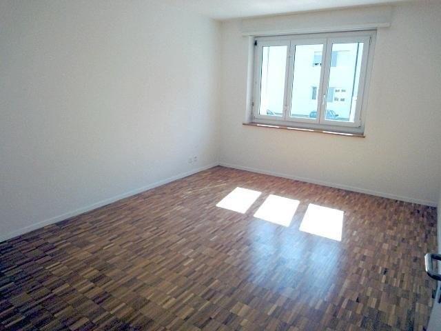 3 Zimmerwohnung im 2. OG mit Balkon