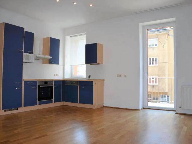 3 ZIMMERWOHNUNG MIT BALKON DROUOTSTRASSE/BULGARIEPLATZ