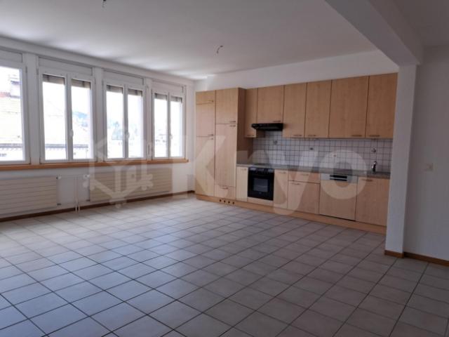 3 ZIMMIGES APARTMENT UNTER DEN DÄCHERN